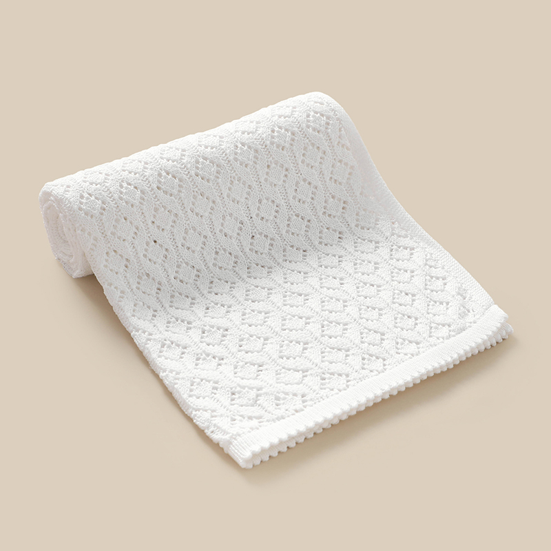 Coperte per Neonati in Maglia  - Baby Boy Nursery Quilt recensione e prezzo